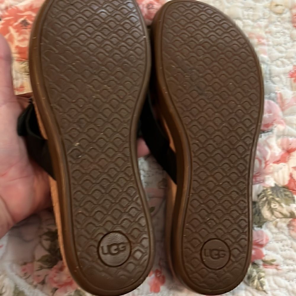 UGG leather sandals  - Picture 4 of 4